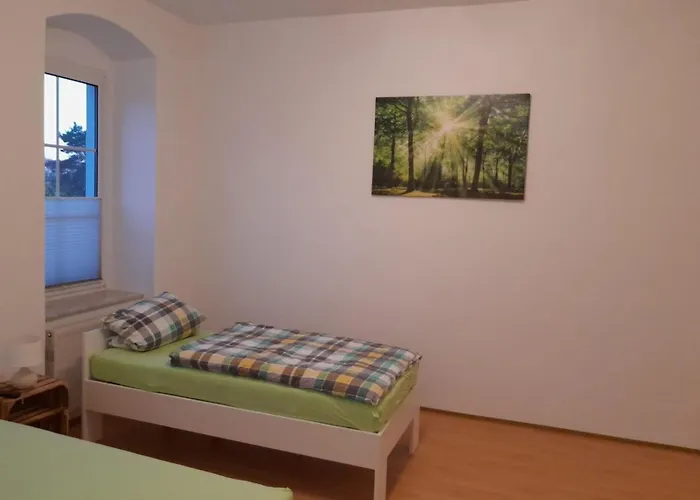 Monteurswohnung Place2stay * Гросенхайн